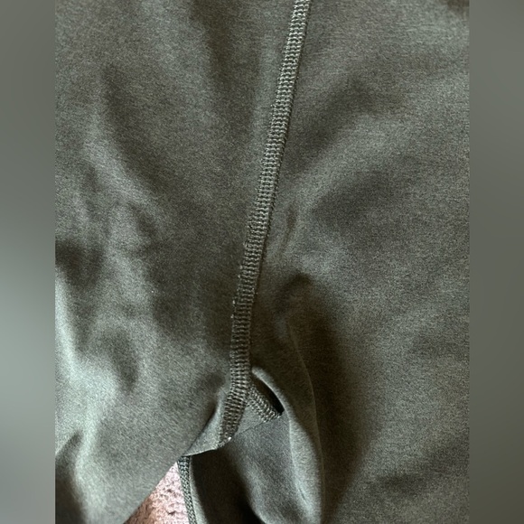 Good American The Dual Life Tonal Boy Shorts in Heathered Green Size 1 Small - Picture 8 of 11